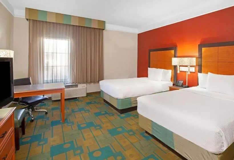 ２ダブルベッドのスタンダードルーム, La Quinta By Wyndham Houston Galleria Area
