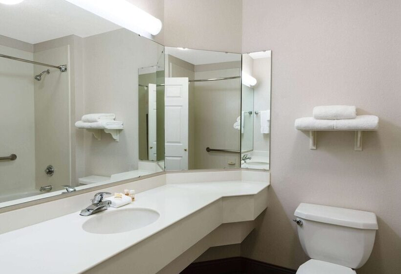 غرفة ديلوكس, La Quinta By Wyndham Pueblo