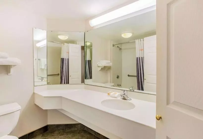 デラックスルーム, La Quinta By Wyndham Raleigh Durham Intl Ap