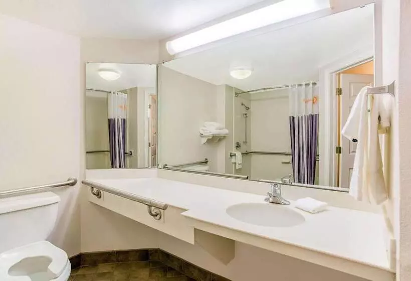 デラックスルーム, La Quinta By Wyndham Raleigh Durham Intl Ap