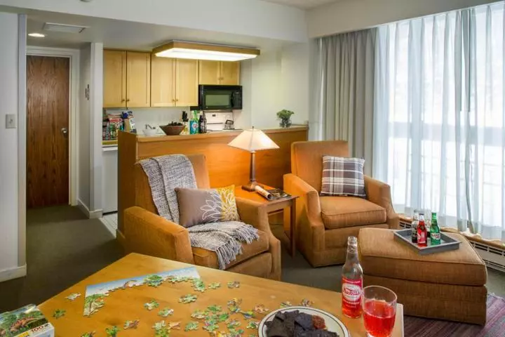 スタンダードスタジオ, Inn At Snowbird