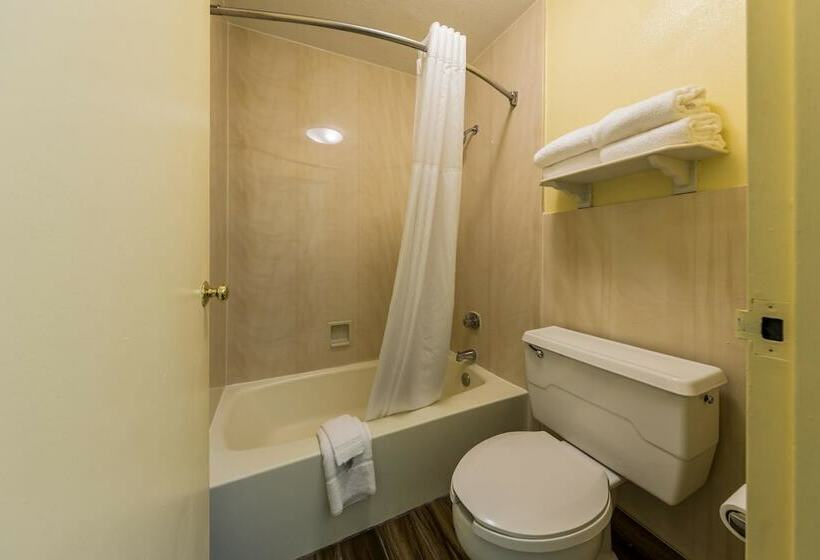 غرفه قياسيه سريرين مزدوجين, Quality Inn Clemson Near University