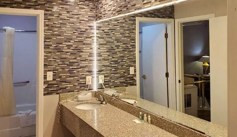 ２ダブルベッドのスタンダードルーム, Quality Inn & Suites Cincinnati I 275