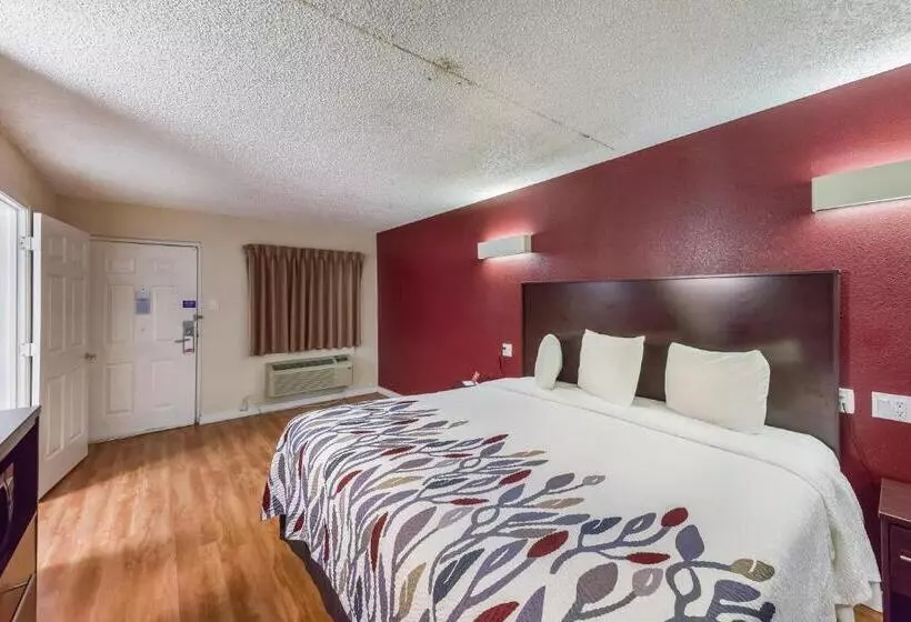 キングサイズベッドのスタンダードルーム, Red Roof Inn Plano