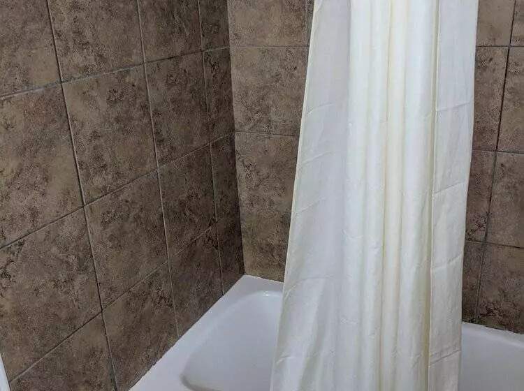 اتاق استاندارد, La Hacienda Motel