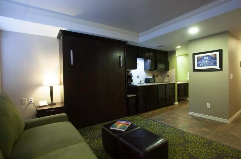 استودیوی استاندارد, London Bridge Resort