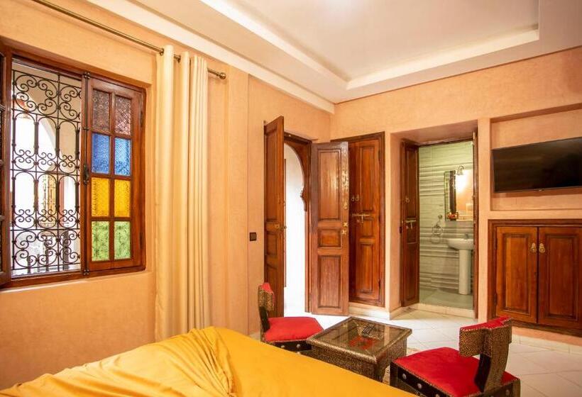 اتاق لوکس با تخت بزرگ, Riad Aymane