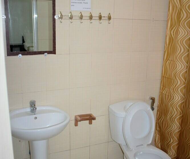 اتاق خانوادگی, Linde S Inn Coron