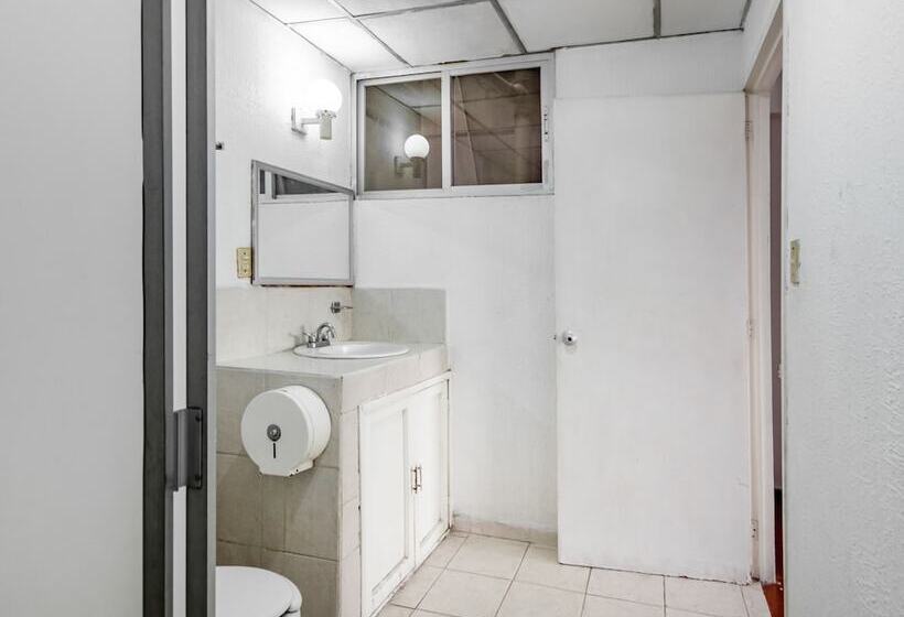 Quarto Familiar, Halley