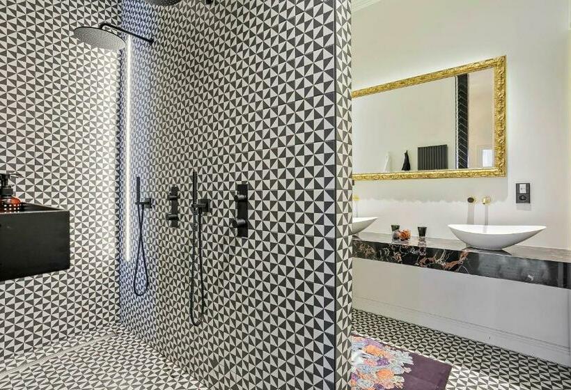 جناح ديلوكس سرير كينج, Exclusive Boutique Hotel Lit D Art