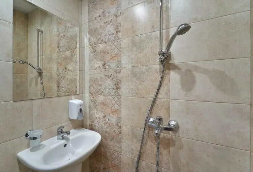 اتاق استاندارد با بالکن, Kings View