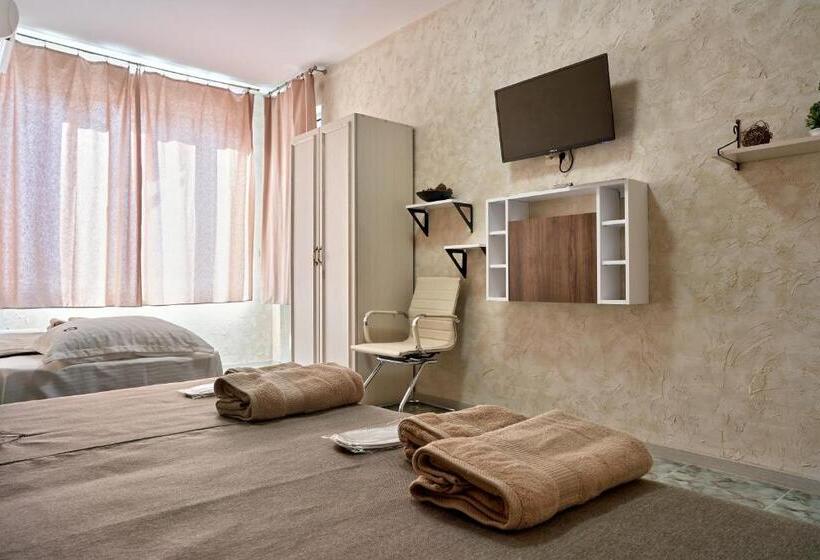 バルコニー付きスタンダードルーム, Kings View