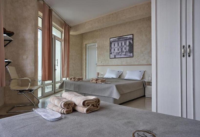 テラス付スタンダードルーム, Kings View