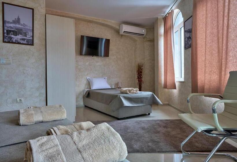 テラス付スタンダードルーム, Kings View