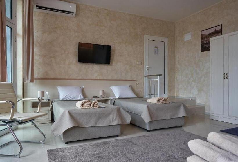 スタンダード４人部屋, Kings View