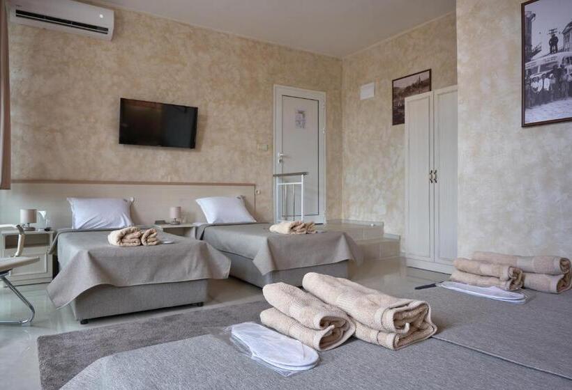 スタンダード４人部屋, Kings View