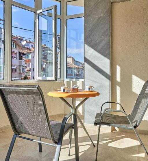 テラス付スタンダードルーム, Kings View