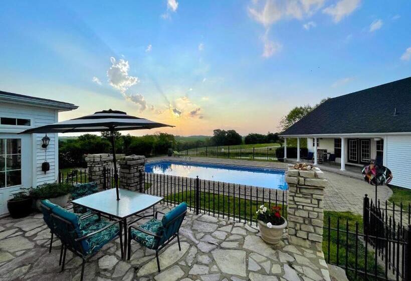 스위트 킹사이즈 침대, Wildflower Ranch Inn