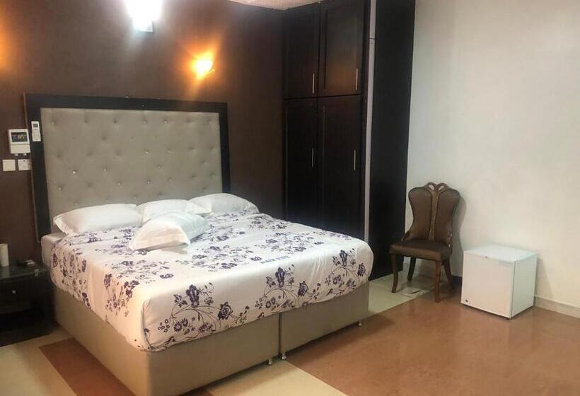سوییت لوکس, De’ Bakers Suites