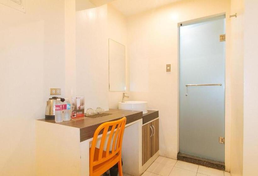 Standard Room King Size Bed, Reddoorz At V Plaza Hotel Manila