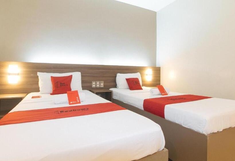 Standard Room, Reddoorz At V Plaza Hotel Manila