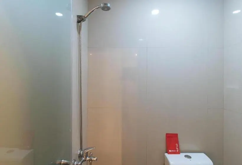 ファミリールーム, Reddoorz At V Plaza Hotel Manila
