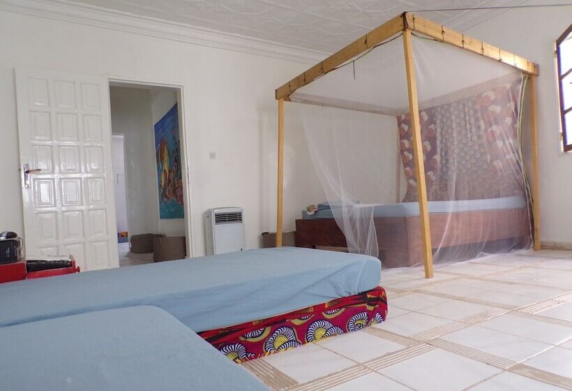 اتاق خانوادگی, Le Triskell Auberge Hostel