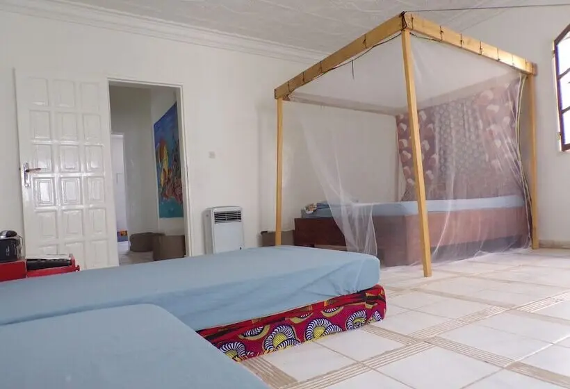 اتاق خانوادگی, Le Triskell Auberge   Hostel