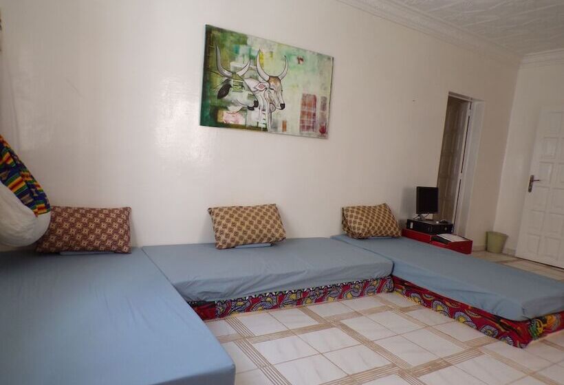 اتاق خانوادگی, Le Triskell Auberge Hostel