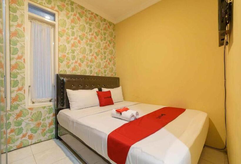 Номер Стандарт, Reddoorz Syariah Near Jam Gadang Bukittinggi 2