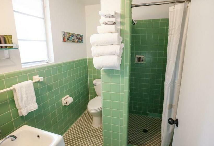 デラックスルーム, Route 19 Inn