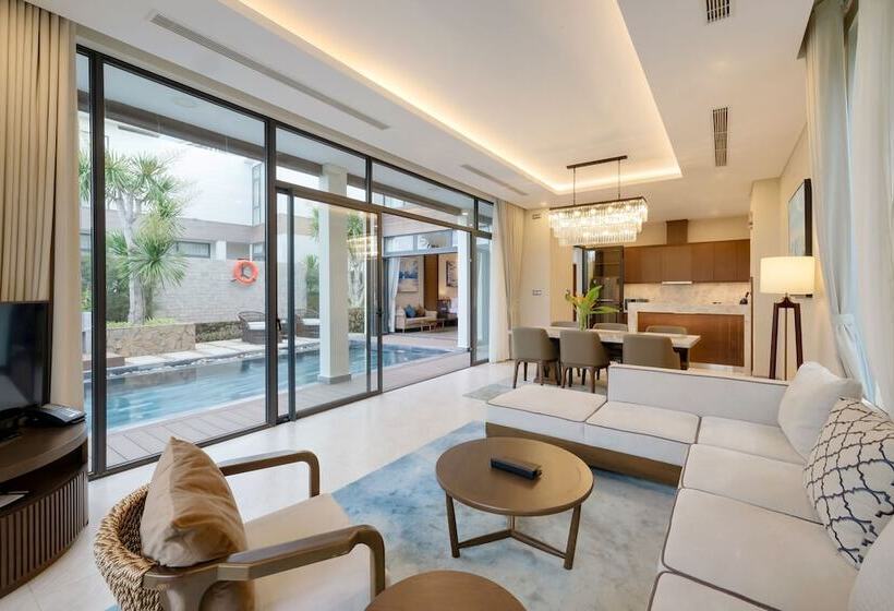 ویلای 3 خوابه, Wyndham Grand Kn Paradise Cam Ranh