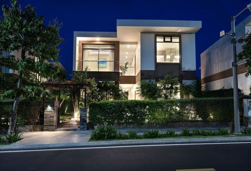 ویلای 3 خوابه, Wyndham Grand Kn Paradise Cam Ranh