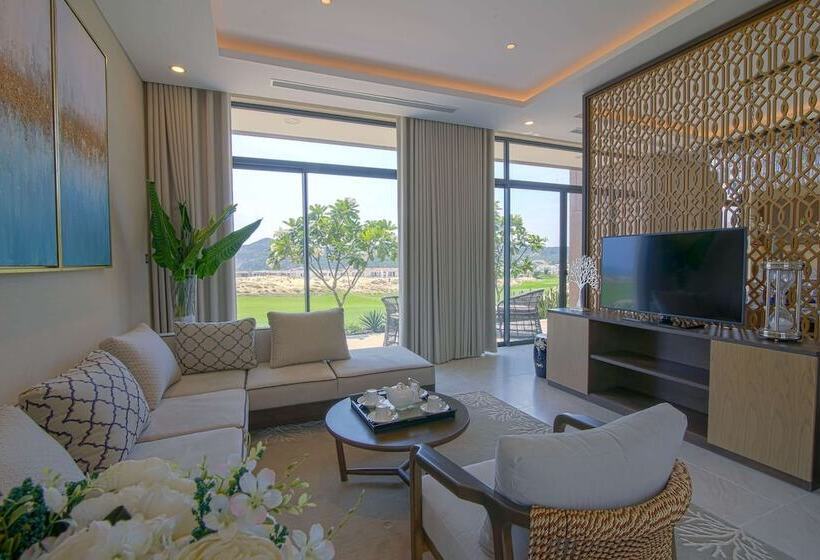 ویلای 4 خوابه, Wyndham Grand Kn Paradise Cam Ranh