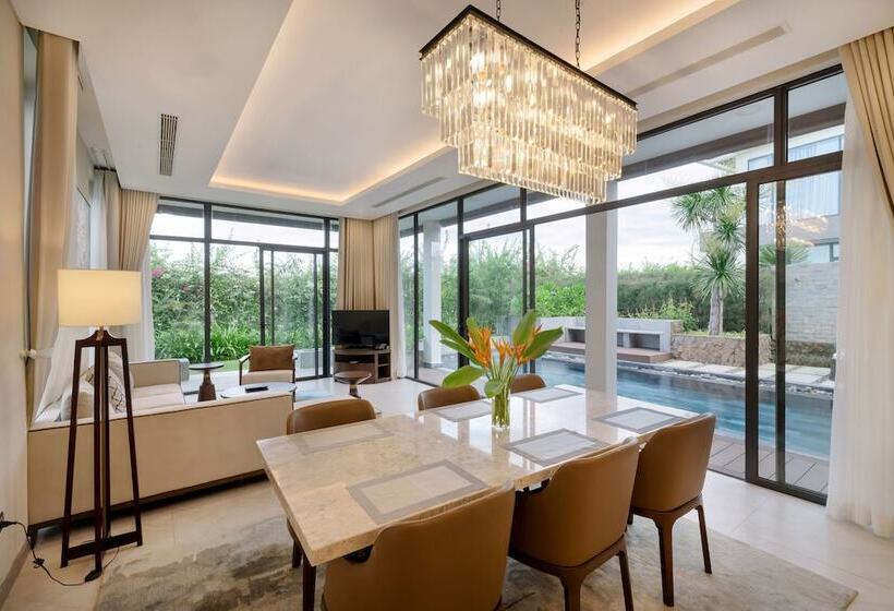 ویلای 3 خوابه, Wyndham Grand Kn Paradise Cam Ranh