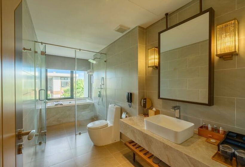 ویلای 4 خوابه, Wyndham Grand Kn Paradise Cam Ranh