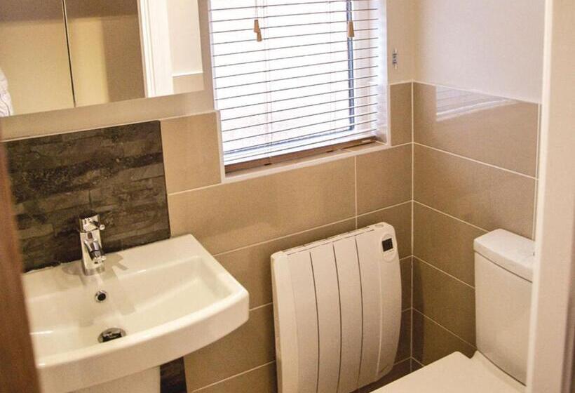 2ベッドルームハウス, Crake Valley