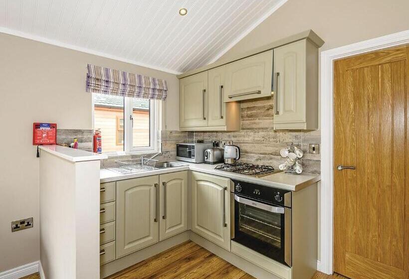 2ベッドルームハウス, Crake Valley