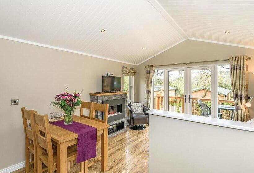 2ベッドルームハウス, Crake Valley