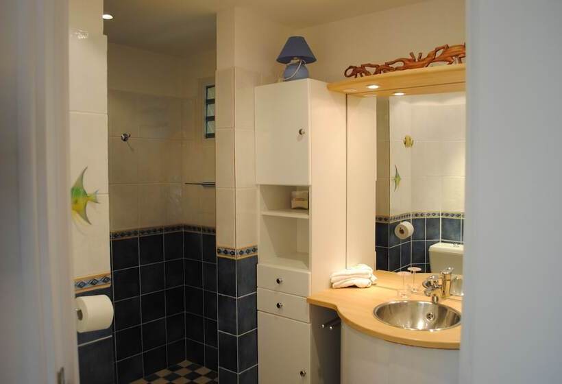 بانگلوی استاندارد, Les Balcons D'oyster Pond