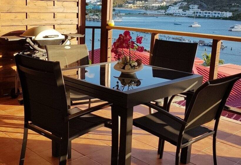 بانگلوی استاندارد, Les Balcons D'oyster Pond