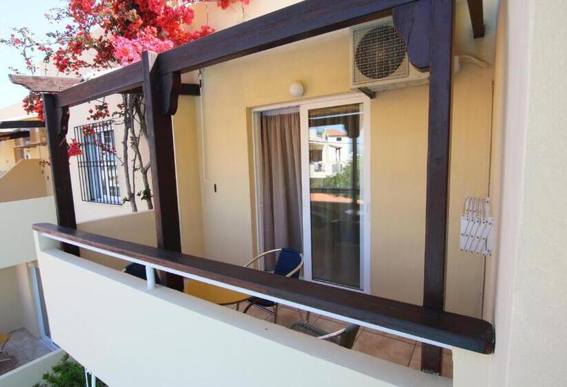 침실 1개 발코니 아파트, Evropi