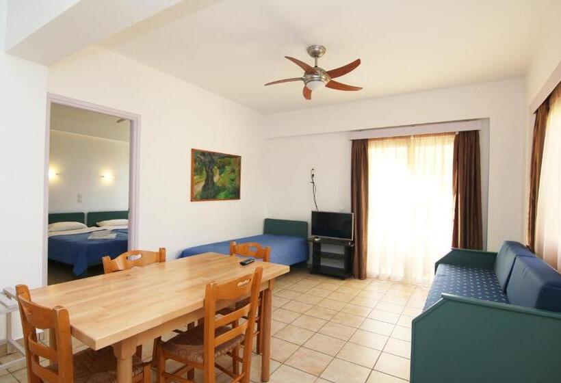 침실 1개 발코니 아파트, Evropi