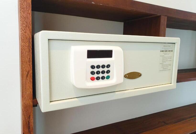 اتاق لوکس, Kasumai Beach Resort