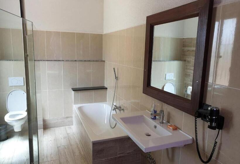 اتاق لوکس, Kasumai Beach Resort