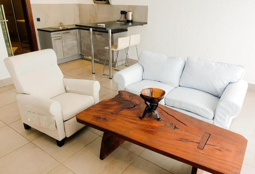 سوئیت با تخت بزرگ, Kasumai Beach Resort