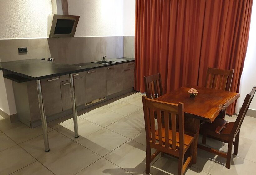 سوییت سوپریور, Kasumai Beach Resort