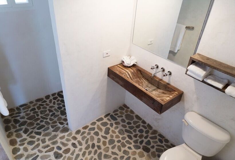 Хижина, Thatch Caye, A Muy Ono Resort