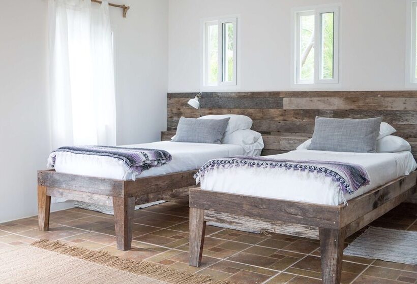 בקתה, Thatch Caye, A Muy Ono Resort