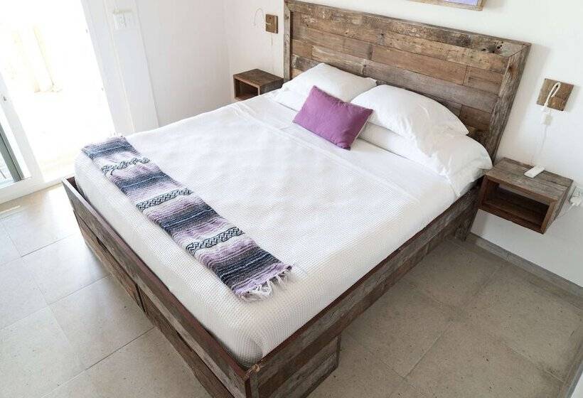 בקתה, Thatch Caye, A Muy Ono Resort